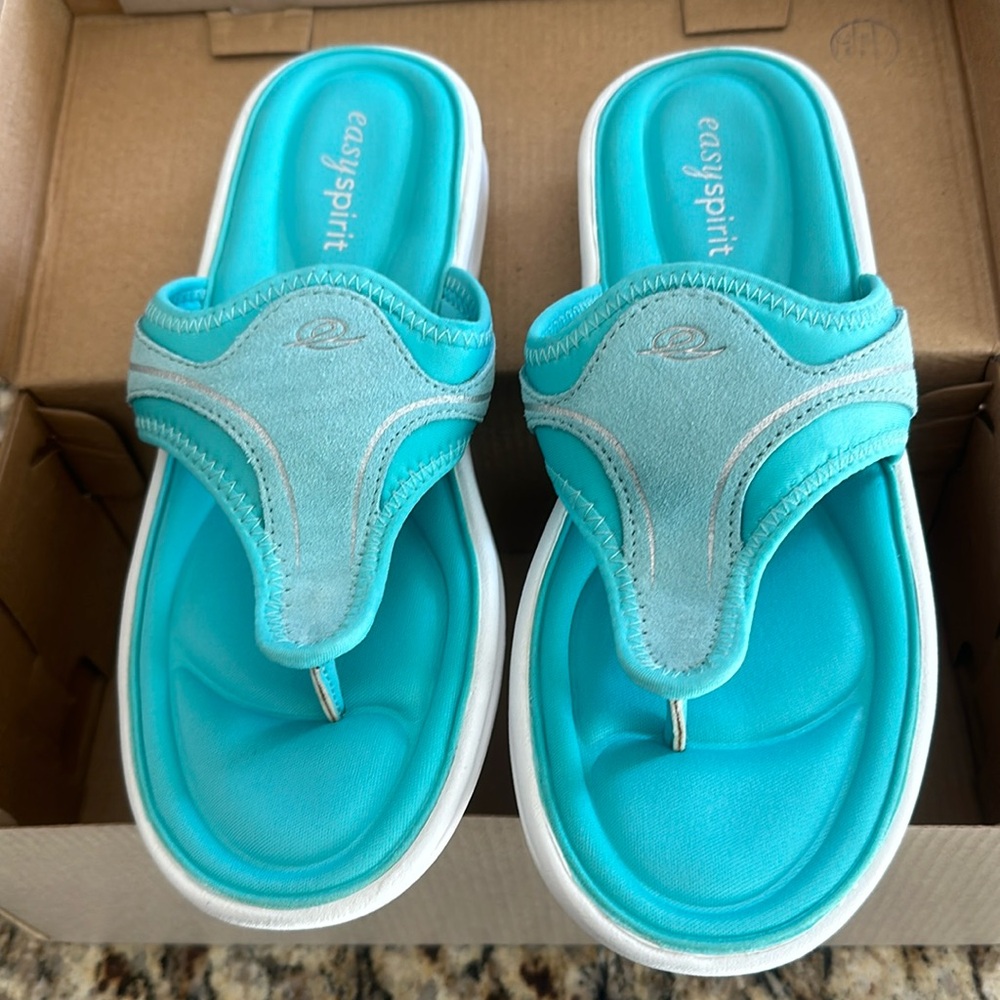 Easy Spirit size 8 Turquoise colored ES Floating Sandals. Brand new never worn.